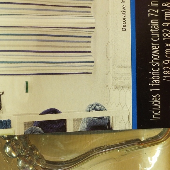 Fabric shower curtain with hooks - Picture 3 of 3